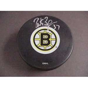 Bruins PATRICE BERGERON AUTO SIGNED Puck w/COA Sports 