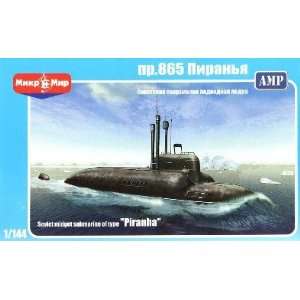  AMP 1/144 Soviet Type Piranha Midget Submarine Kit Toys & Games