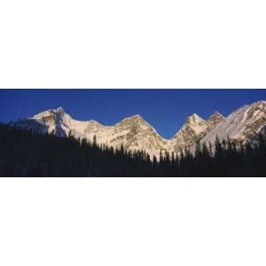  Snowcapped Mountains, Parapet Peak, Tonquin Valley, Jasper 