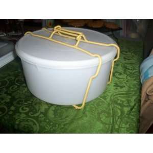  Tupperware 12 Cake Taker with Carry Handle Kitchen 