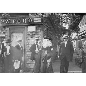   cameraman, on street corner, White Plains, N.Y.: Home & Kitchen