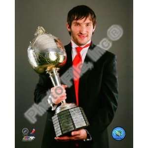  Alexander Ovechkin with the 2008 Hart Memorial Trophy 