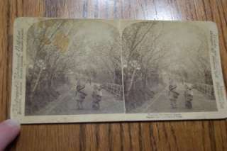 ANTIQUE STEREOSCOPIC VIEWER CARD YOUNG MOTHERS OF JAPAN  