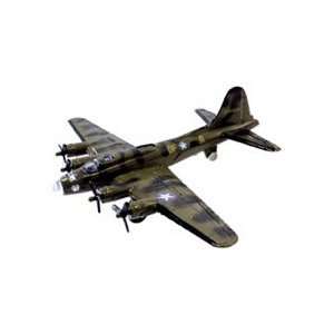  B 17 Flying Fortress Green: Toys & Games