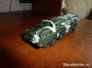 72 BM 30 Soviet Military Vehicle Die Cast model & Magazine 29 