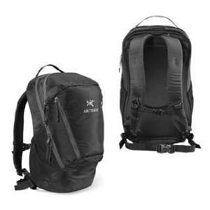  Arcteryx Mantis 26 Backpack Black 26 Liter: Sports 