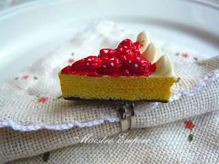   Cute Strawberry Cream Slice Fun Pack Sponge Cake Yum Ring  