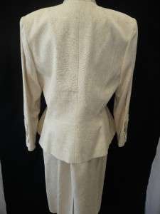 suit in size 12. This suit would make a beautiful mother of the bride 