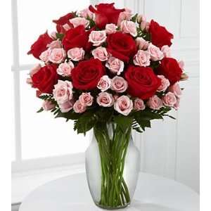   Dreams Valentines Day Flower Bouquet   20 Stems   Vase Included